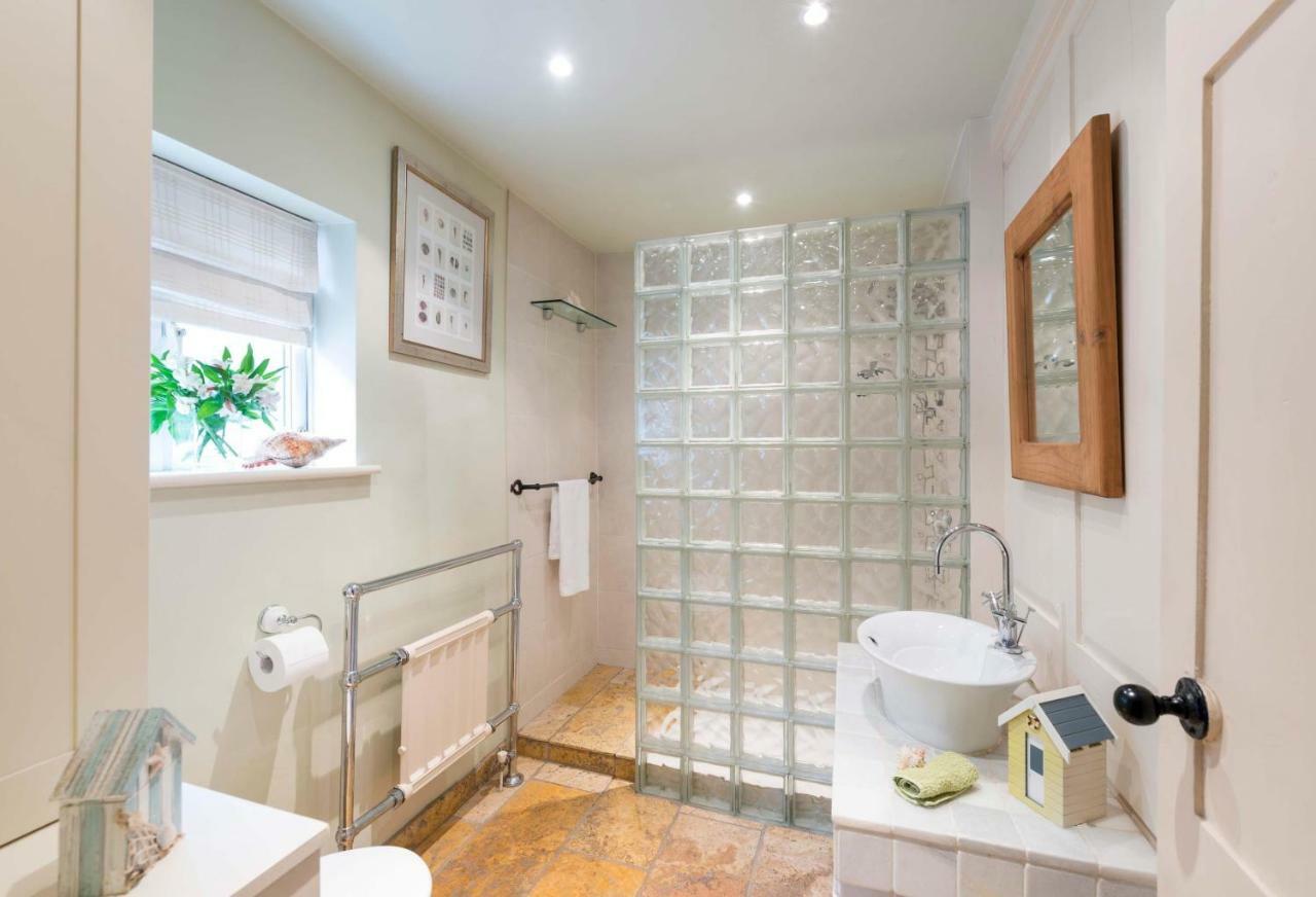 Cobbles House Villa วิทบี ภายนอก รูปภาพ